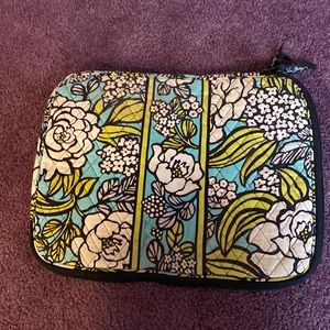 Vera Bradley laptop case with a pocket inside